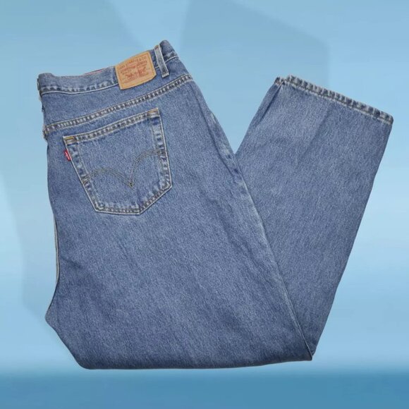 Vintage Levi's Size 22 Short Jeans Relaxed Fit Tapered Leg Light Wash Denim - Picture 1 of 5